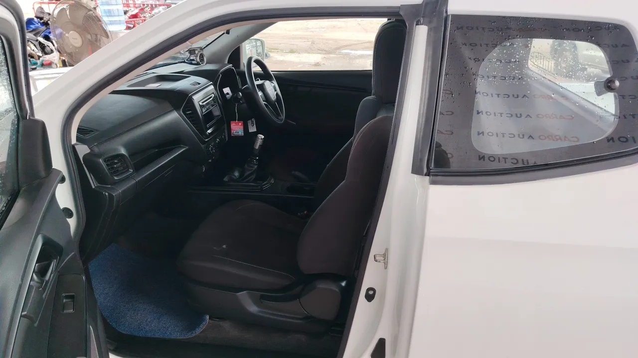2021 Isuzu D-Max – Front