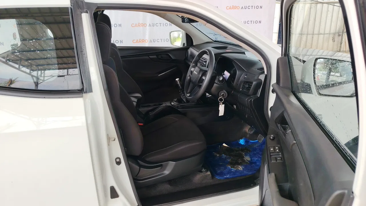 2021 Isuzu D-Max – Front