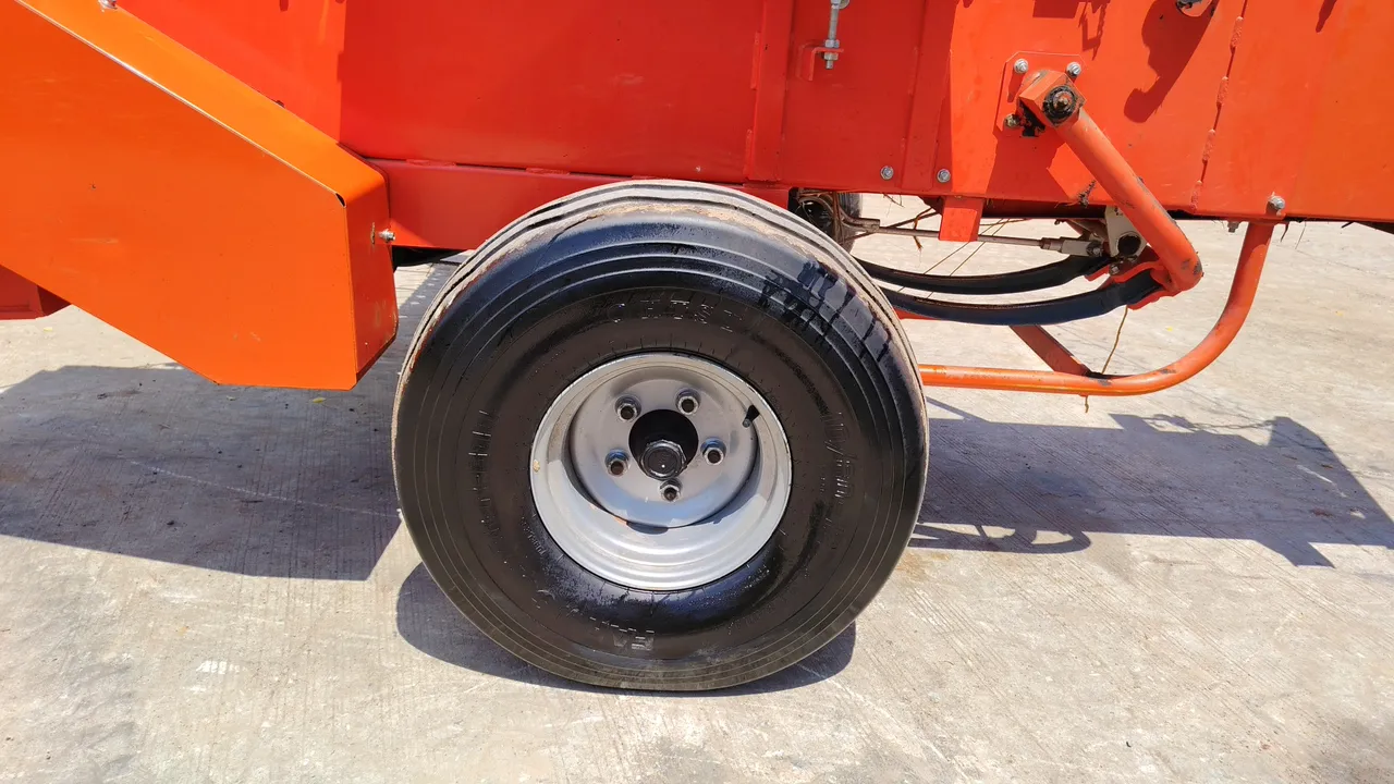Kubota HB135 – Exterior