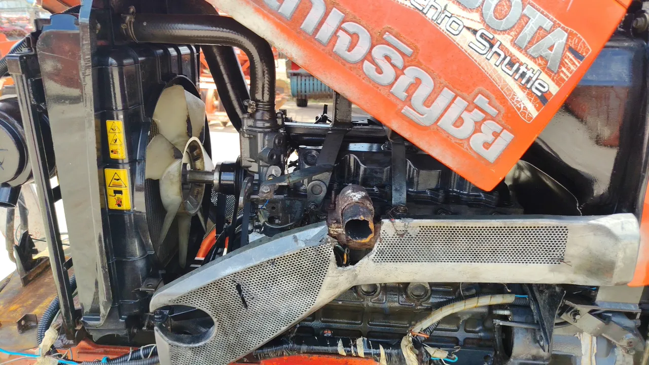 2015 Kubota L4708 SP – Engine