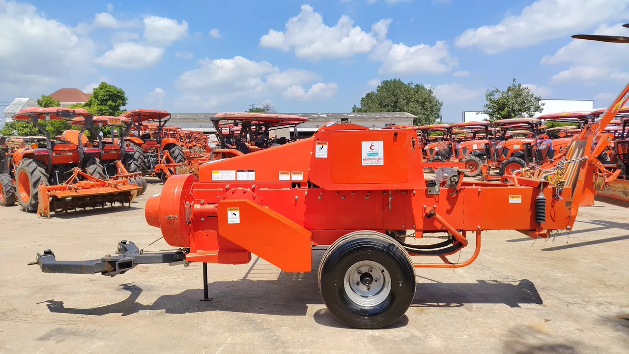 Kubota HB135 – Exterior