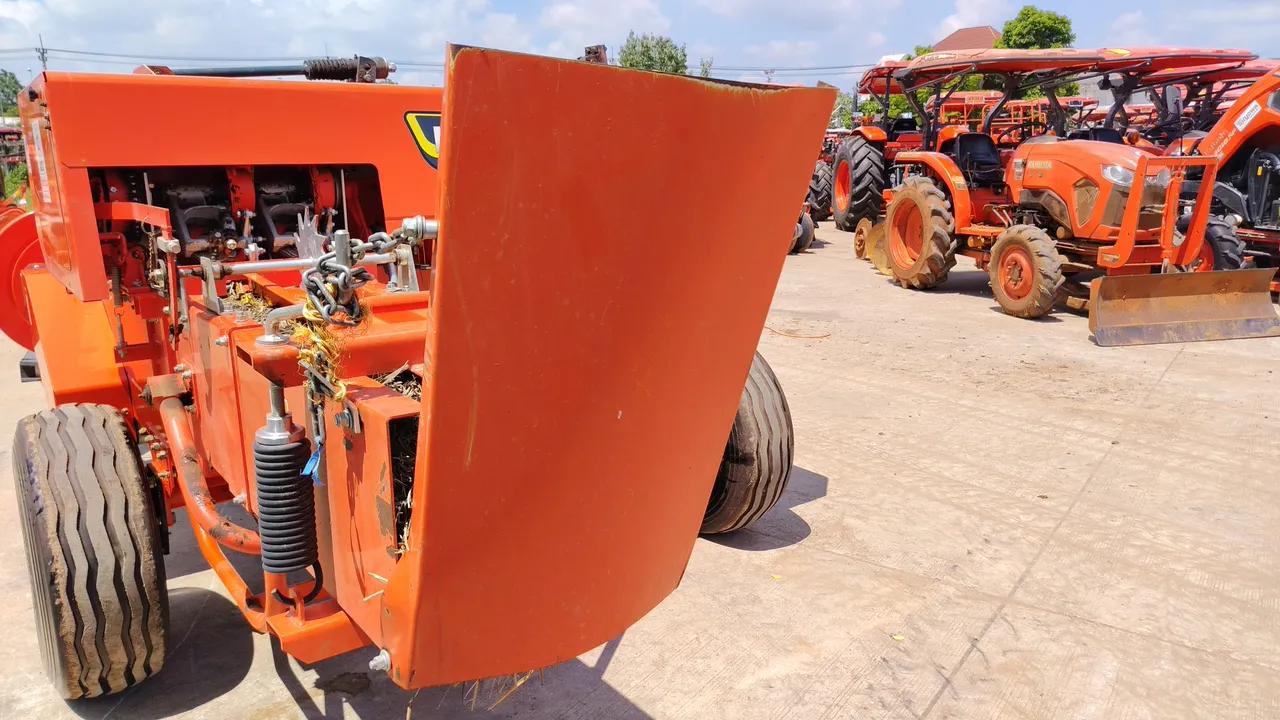Kubota HB135 – Exterior
