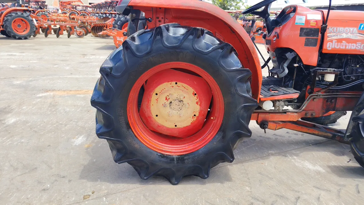 2015 Kubota L4708 SP – Wheel