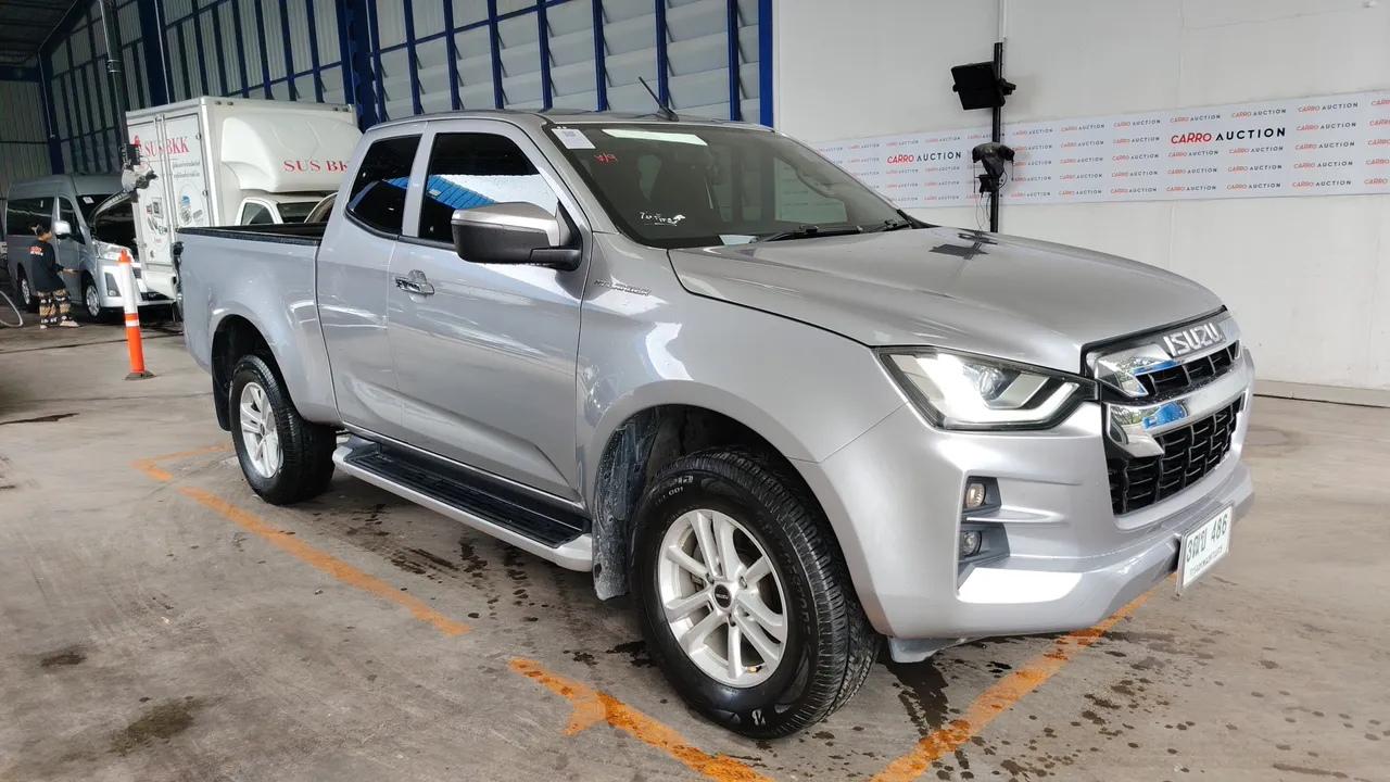 2020 Isuzu D-Max – Front
