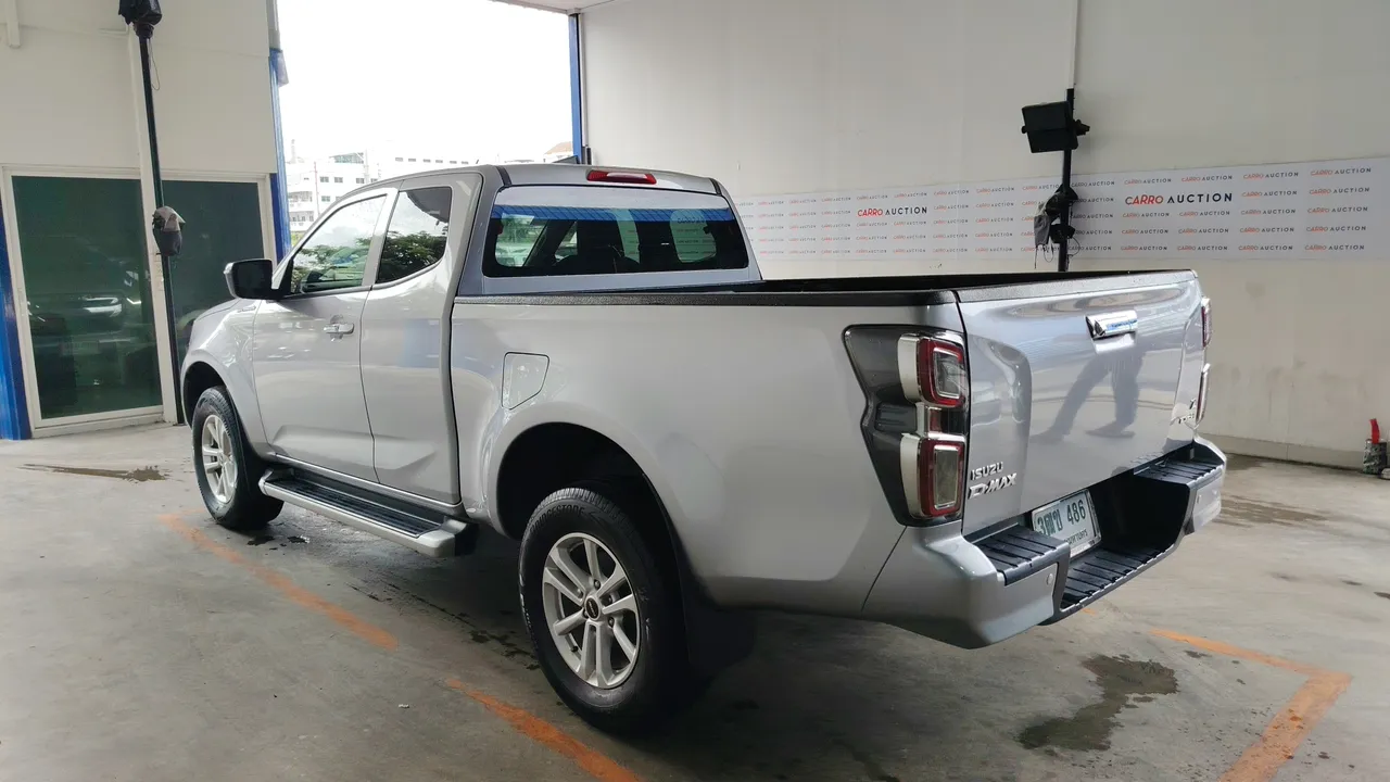 2020 Isuzu D-Max – Back