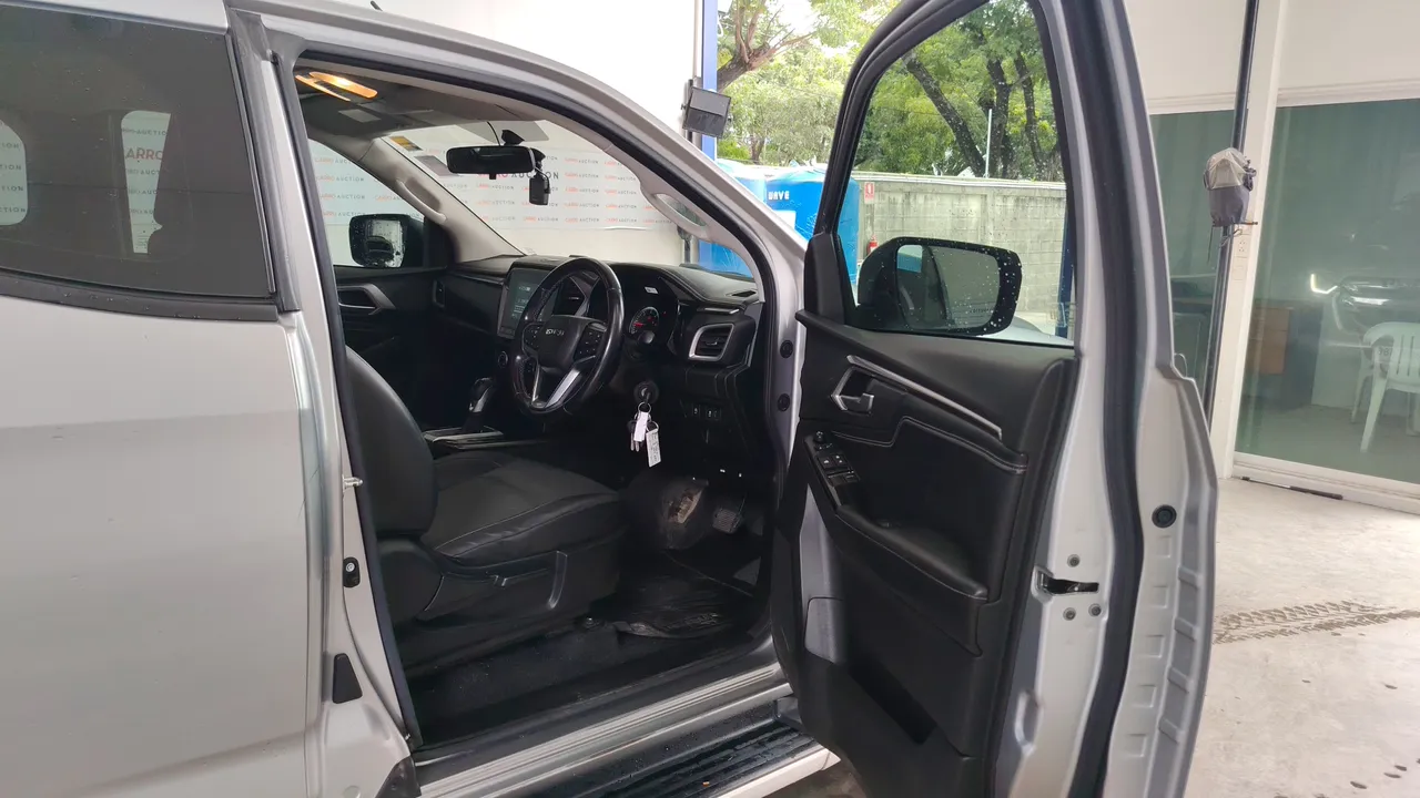 2020 Isuzu D-Max – Front