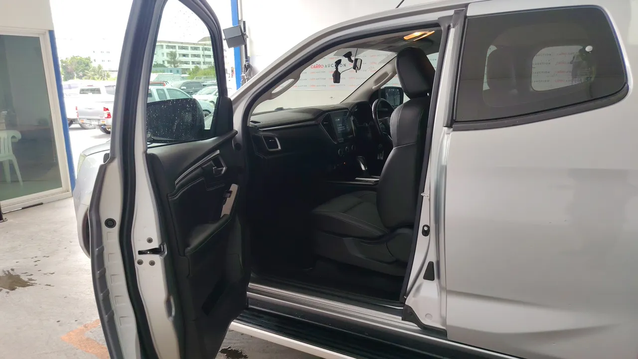 2020 Isuzu D-Max – Front