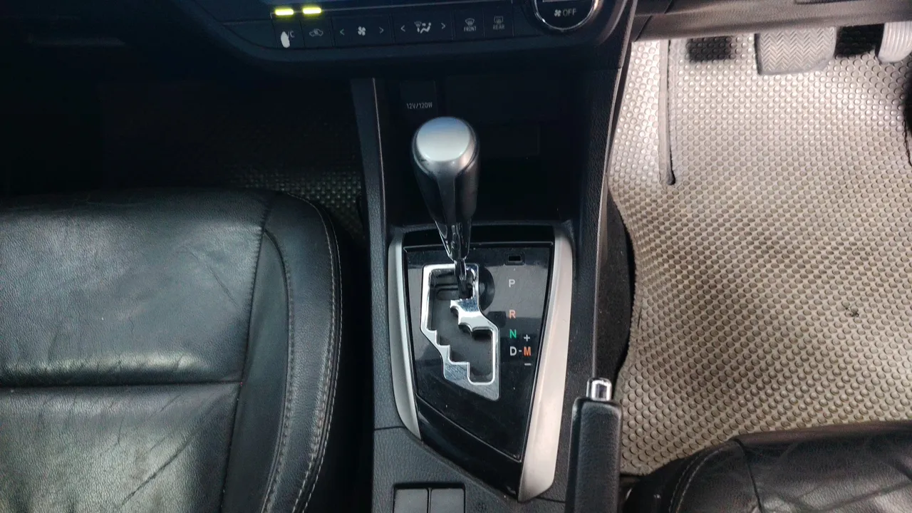 2015 Toyota Corolla Altis – Exterior