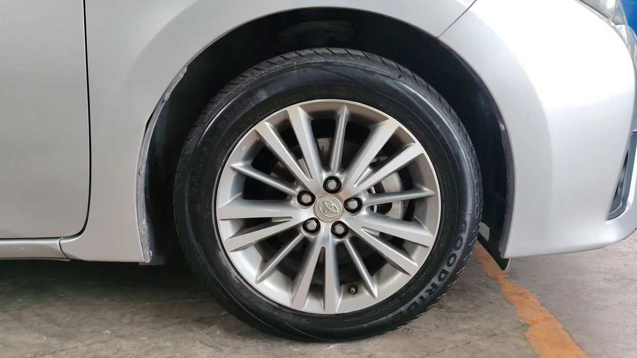2015 Toyota Corolla Altis – Exterior