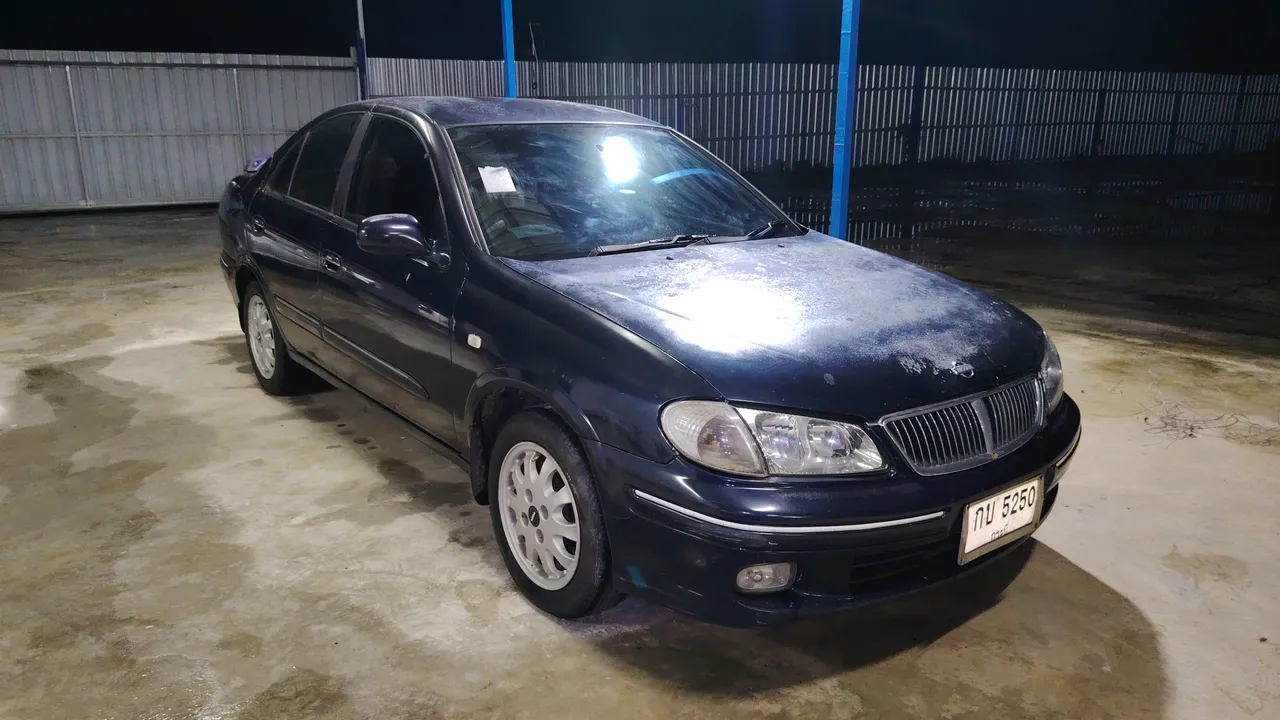 2002 Nissan Sunny – Exterior