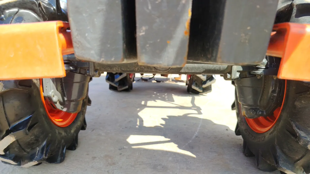 2012 Kubota B2440S-B – Exterior