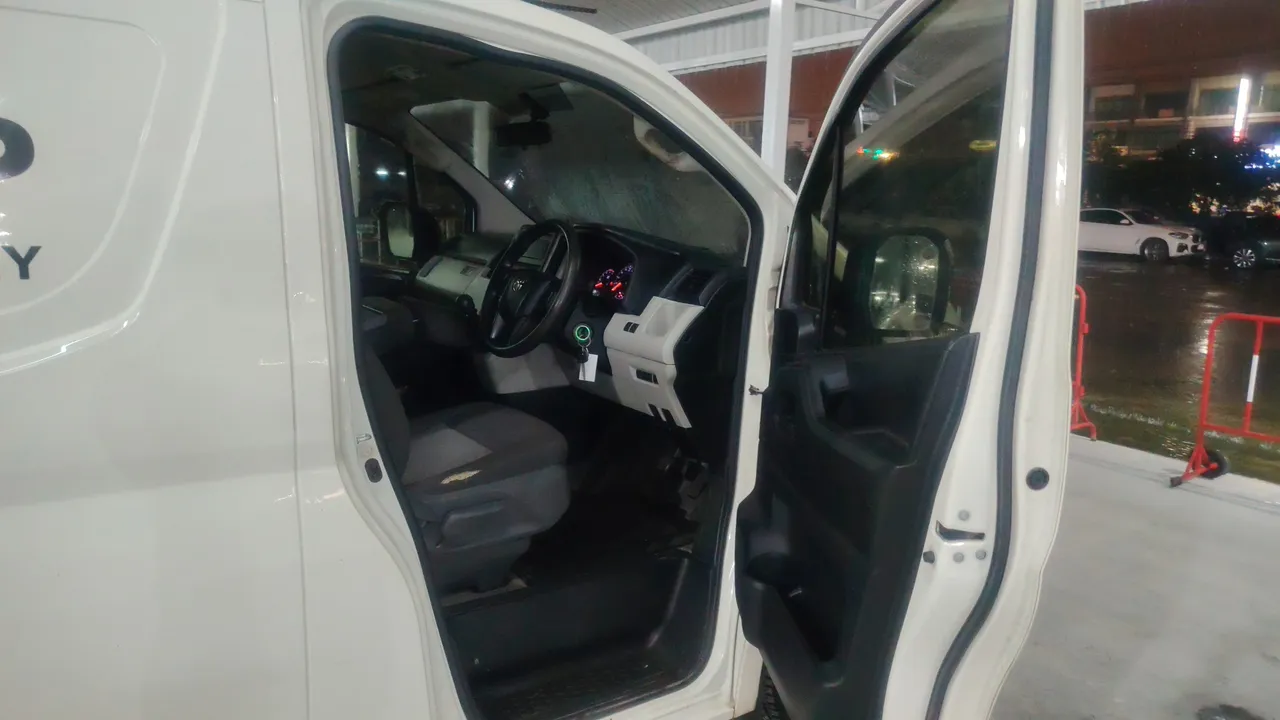 2021 Toyota Hiace – Exterior