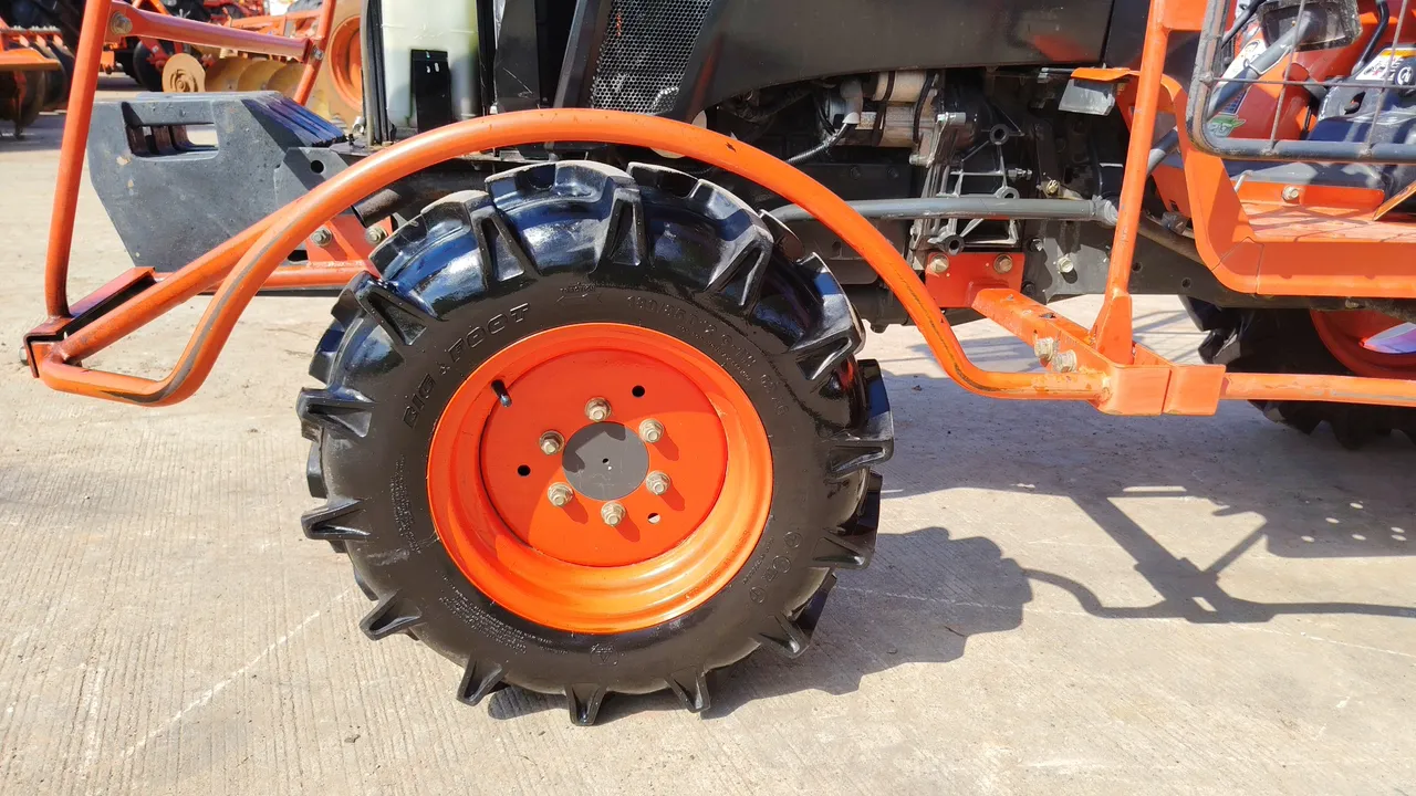 2012 Kubota B2440S-B – Exterior