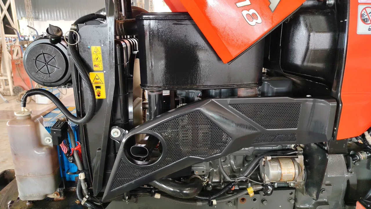 2020 Kubota L3218DT – Engine