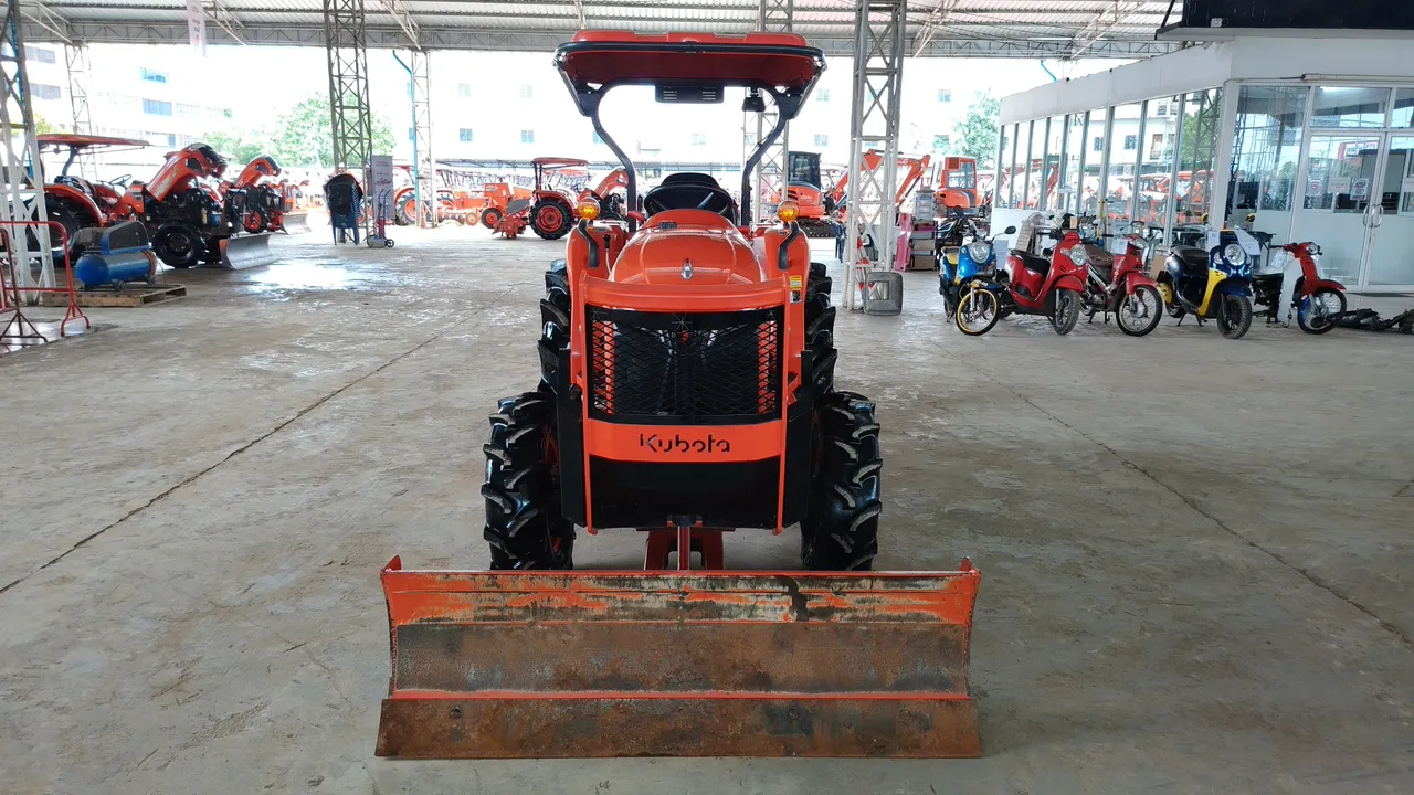 2025 Kubota L4028 – Front
