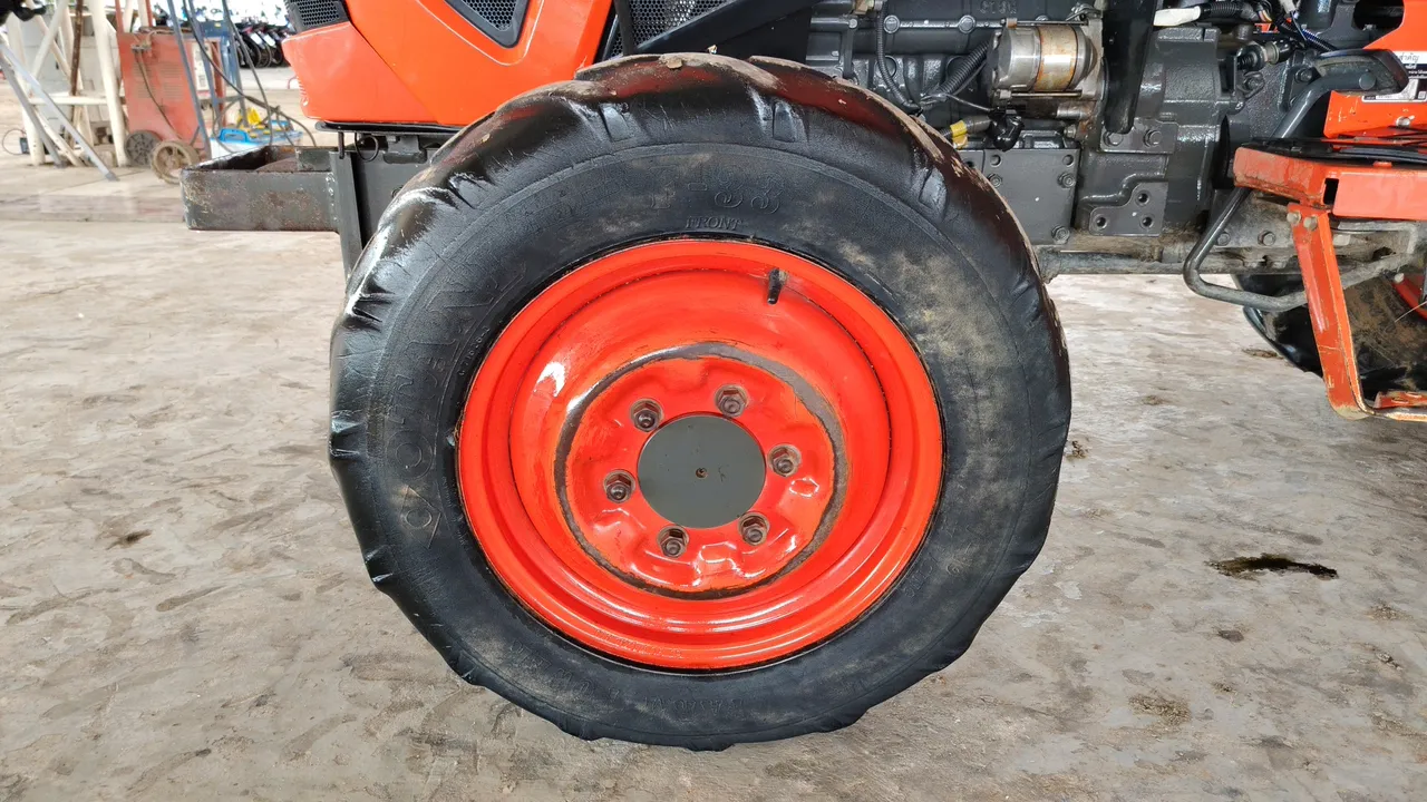 2020 Kubota L3218DT – Wheel