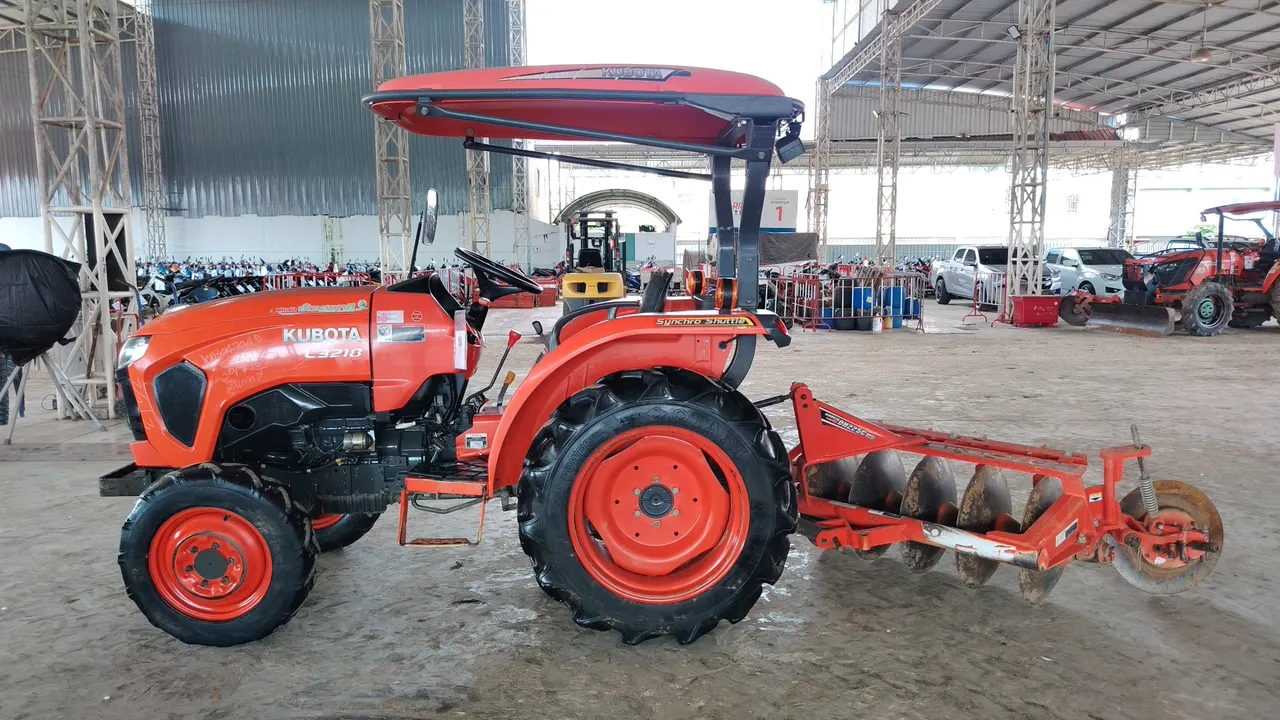 2020 Kubota L3218DT – Side