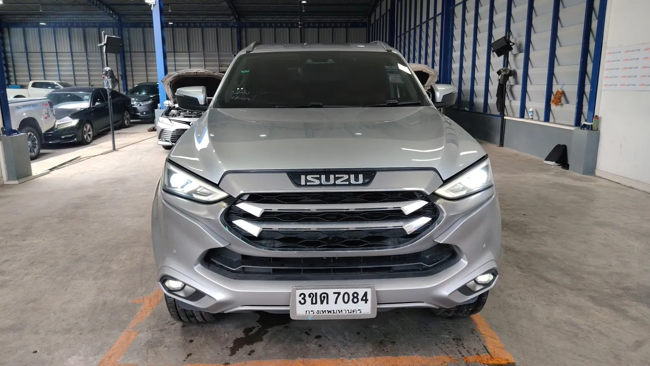 2022 Isuzu MU-X – Exterior