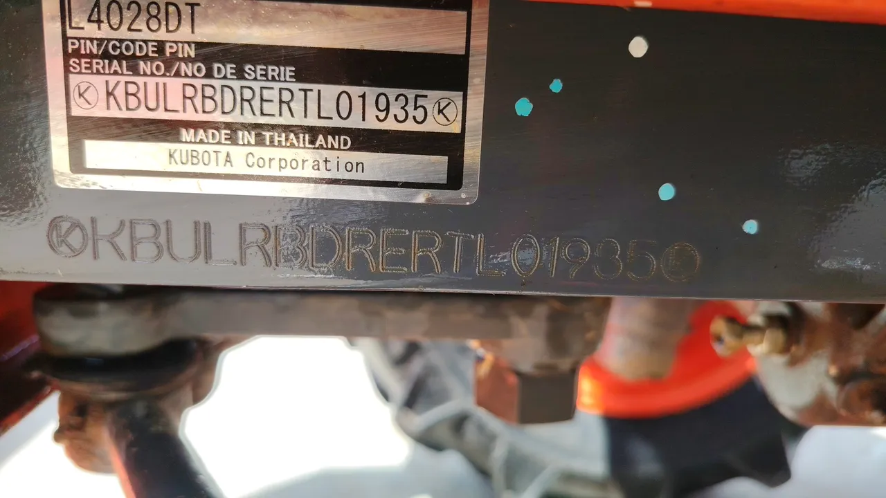 2016 Kubota L4028 – Exterior