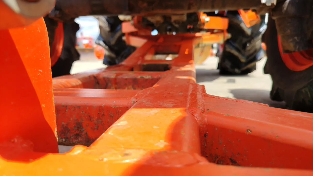 2016 Kubota L4028 – Exterior