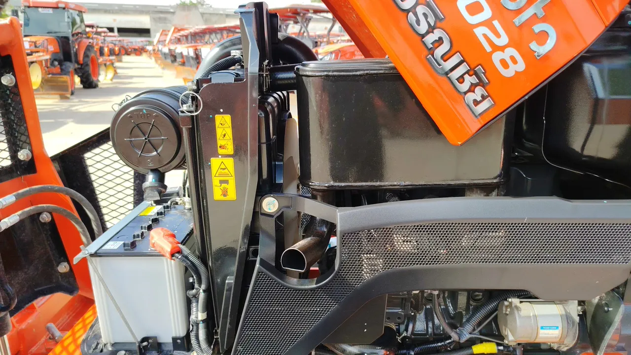 2016 Kubota L4028 – Exterior