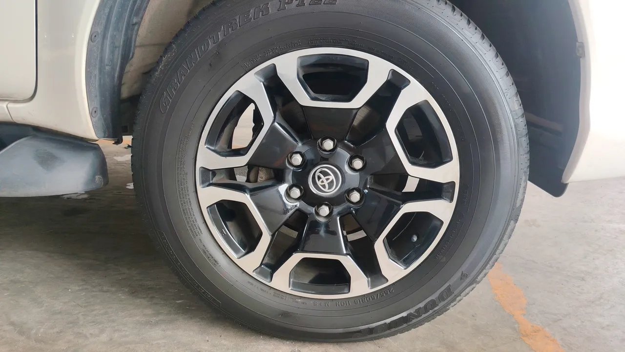 2017 Toyota Hilux Revo – Exterior
