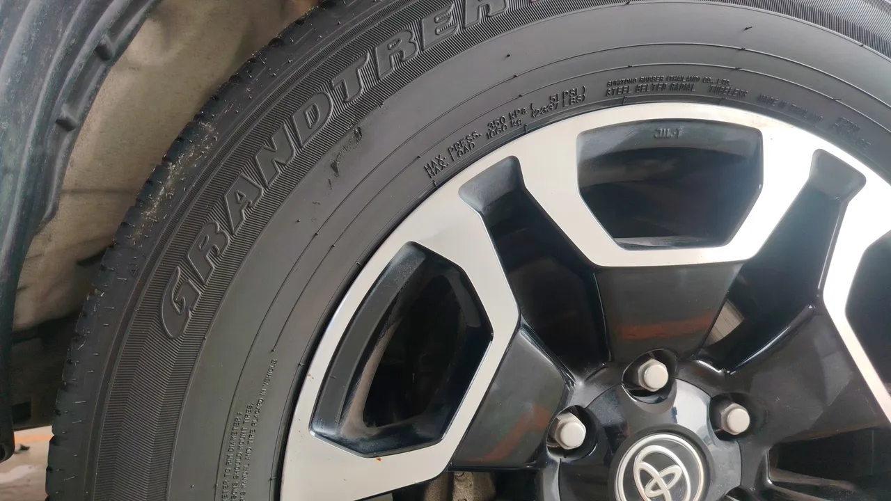 2017 Toyota Hilux Revo – Exterior