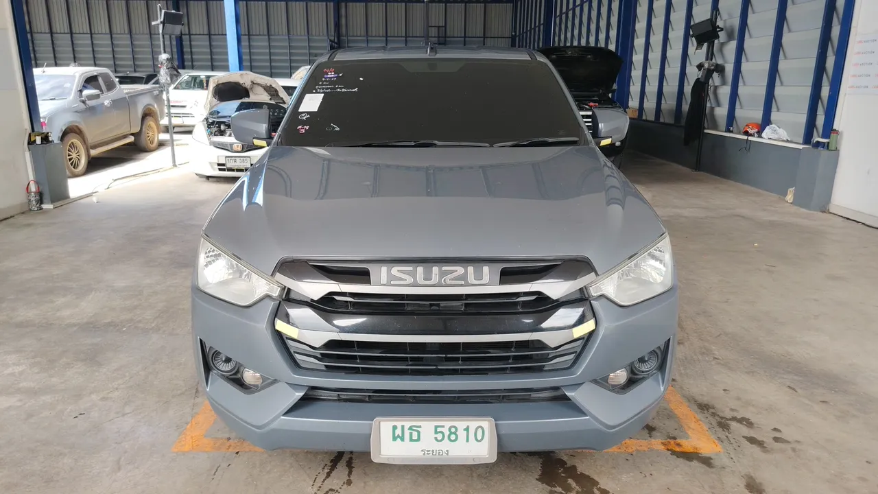2022 Isuzu D-Max – Front