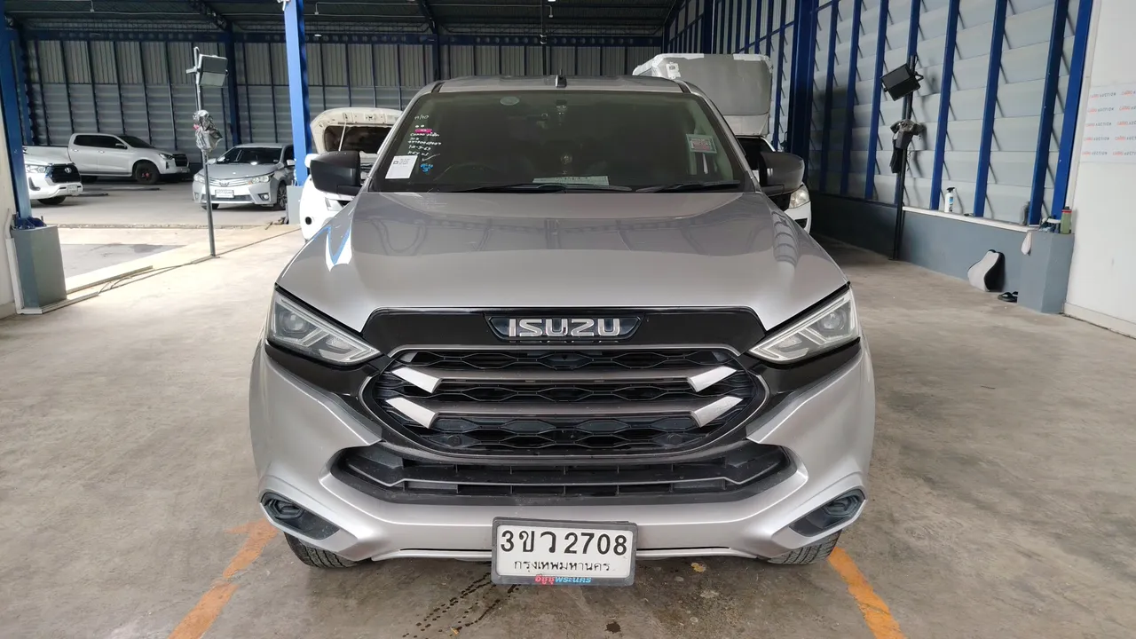2022 Isuzu MU-X – Exterior