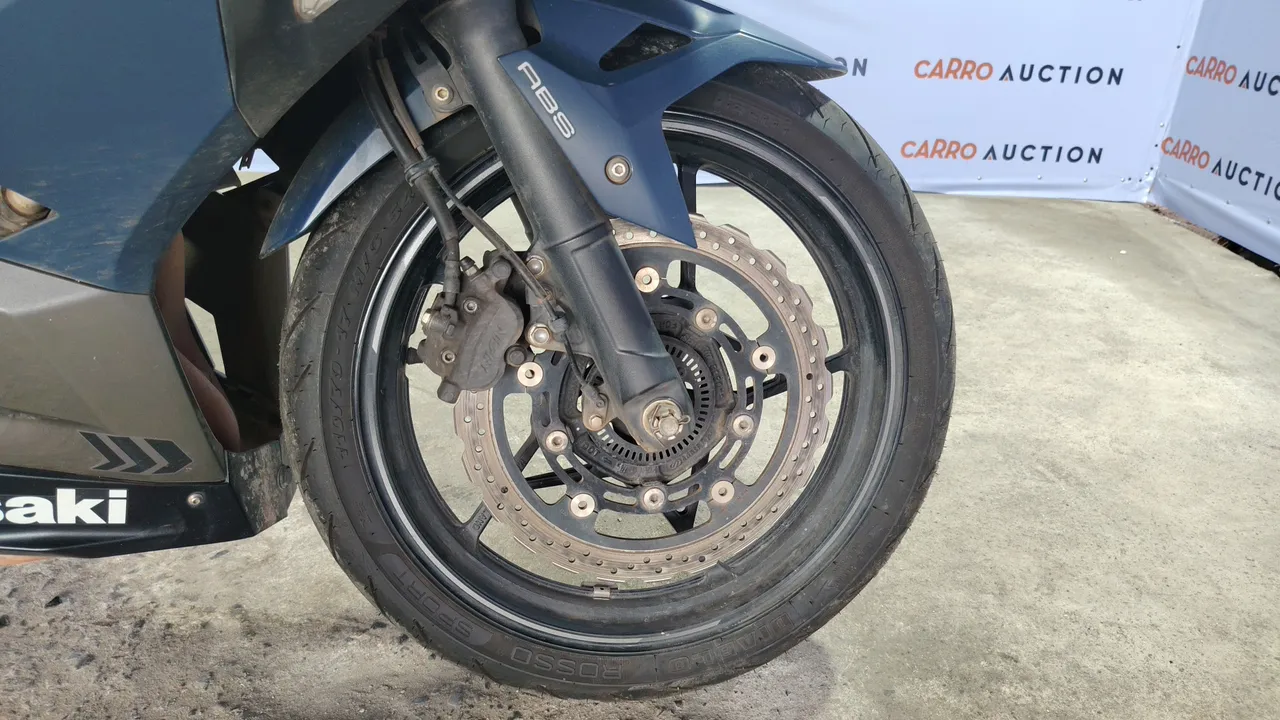 2021 Kawasaki Ninja 400 – Wheel