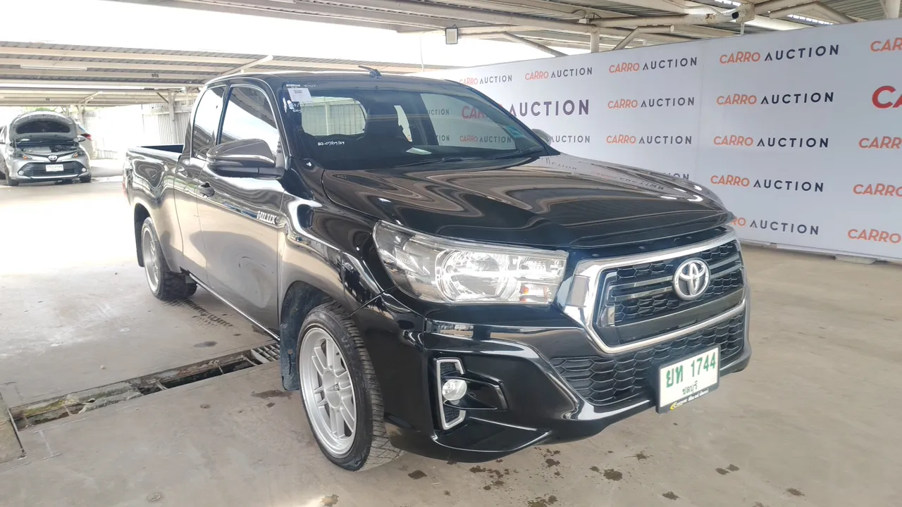 2019 Toyota Hilux Revo – Front