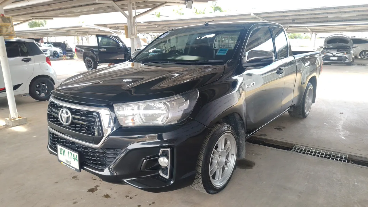 2019 Toyota Hilux Revo – Front