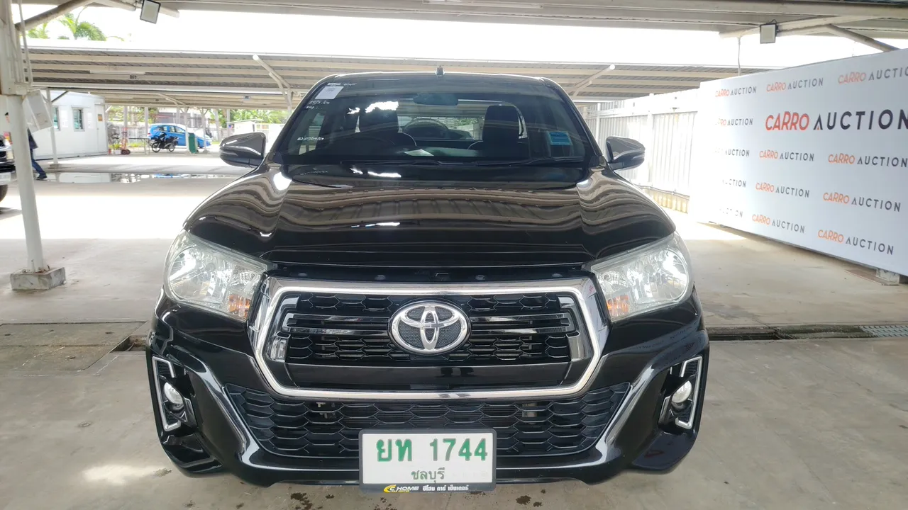 2019 Toyota Hilux Revo – Front