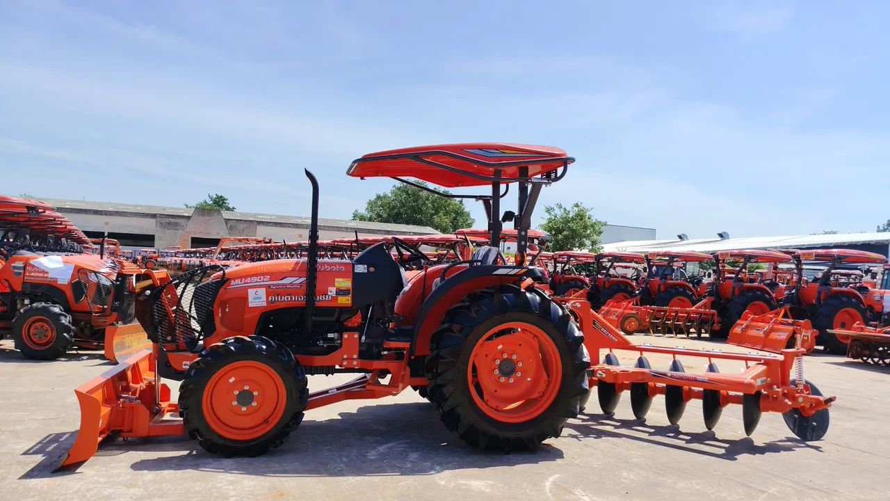 2025 Kubota MU4902-B – Exterior