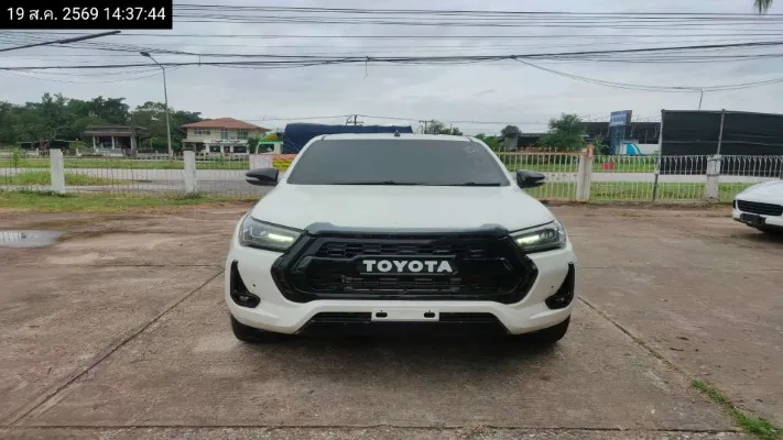 2015 Toyota Hilux Revo – 1