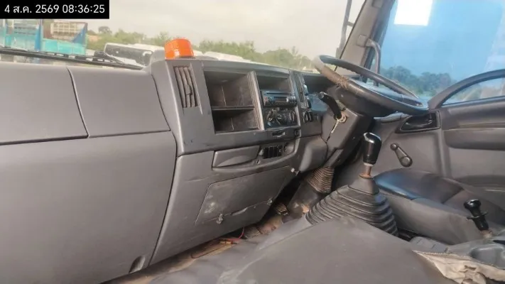 2015 Isuzu รถบรรทุก – 10