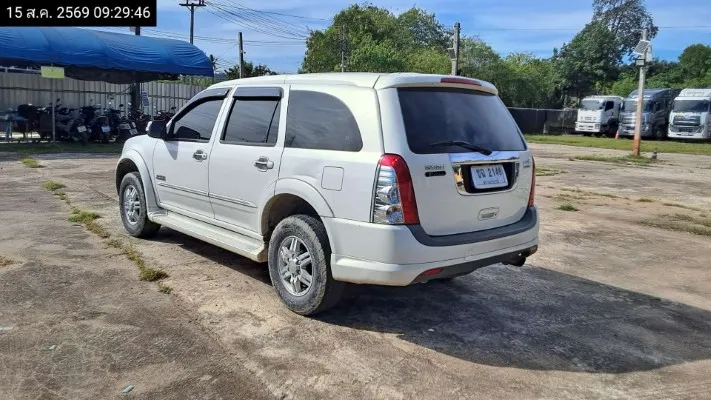2009 Isuzu MU-7 – 6