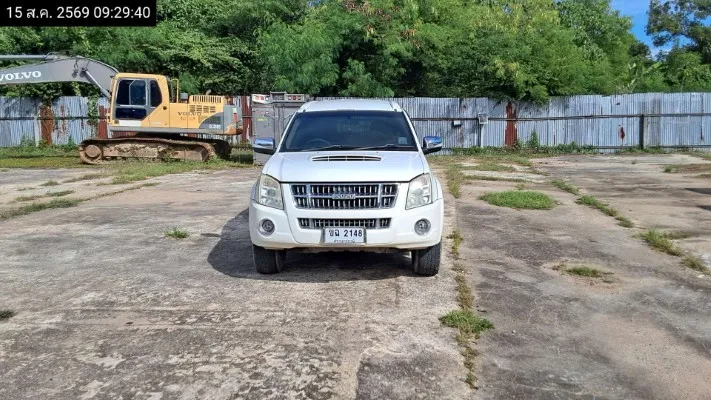 2009 Isuzu MU-7 – 1