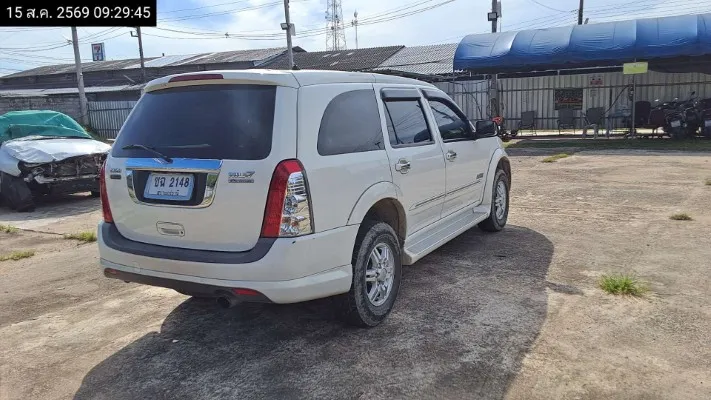 2009 Isuzu MU-7 – 5