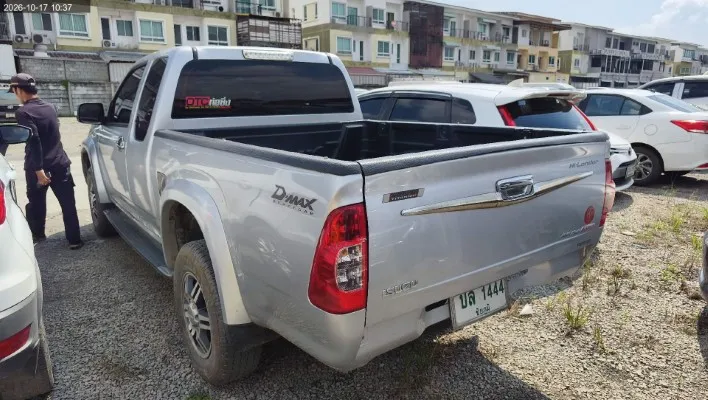 2011 Isuzu D-Max – 7