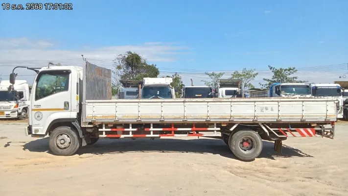 2014 Isuzu FRR – 8
