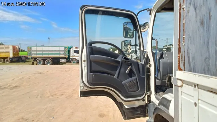2014 Isuzu FRR – 10