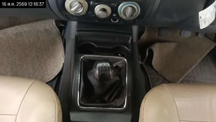 2011 Isuzu D-Max – 10