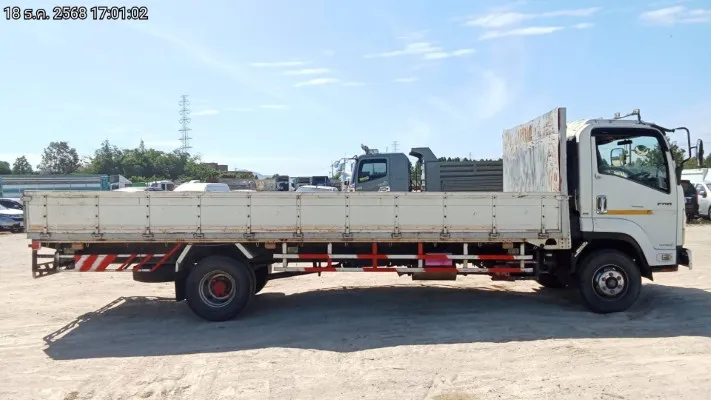 2014 Isuzu FRR – 7