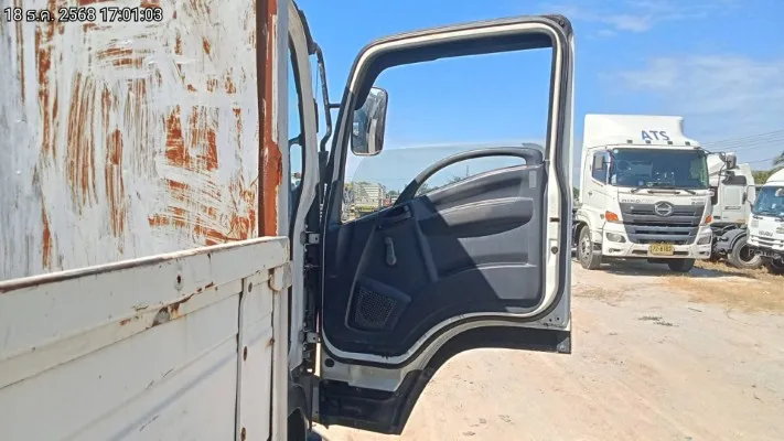 2014 Isuzu FRR – 9