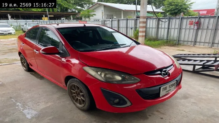 2013 Mazda Mazda2 – 3