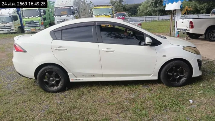 2011 Mazda Mazda2 – 8