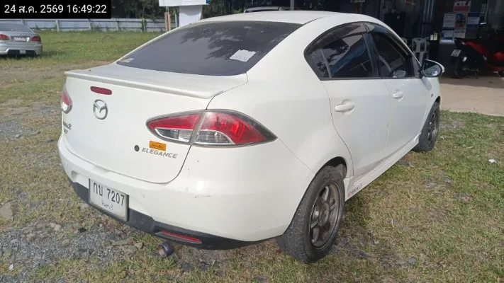 2011 Mazda Mazda2 – 5