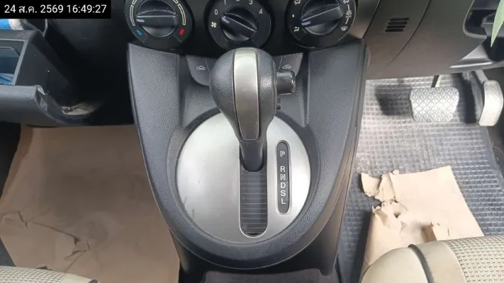 2011 Mazda Mazda2 – 9