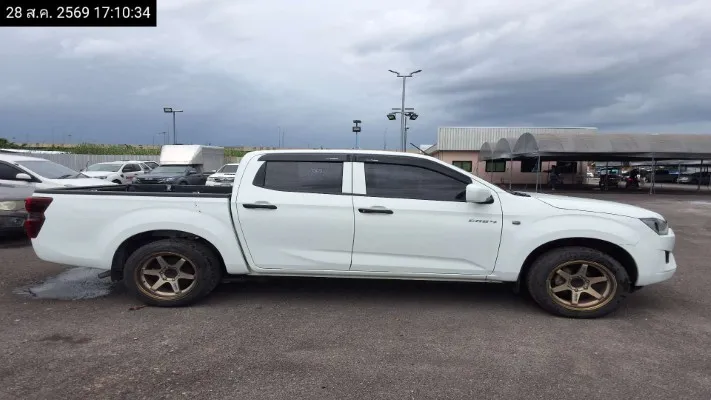 2020 Isuzu D-Max – 8